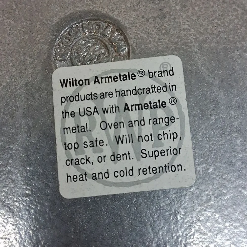 Wilton Armetale Silver‎ Embossed Platter